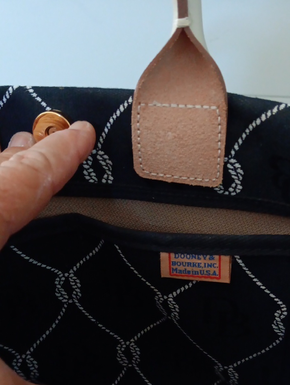 DOONEY & BOURKE..RARE FIND!..NEW!! - Picture 8 of 9